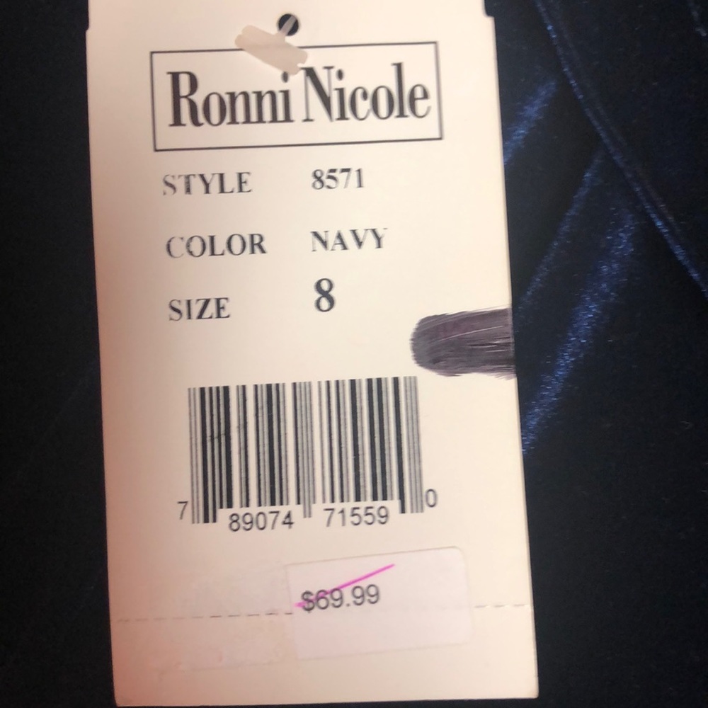 NWT Ronnie Nicole long sleeved velvet dress - Picture 4 of 4